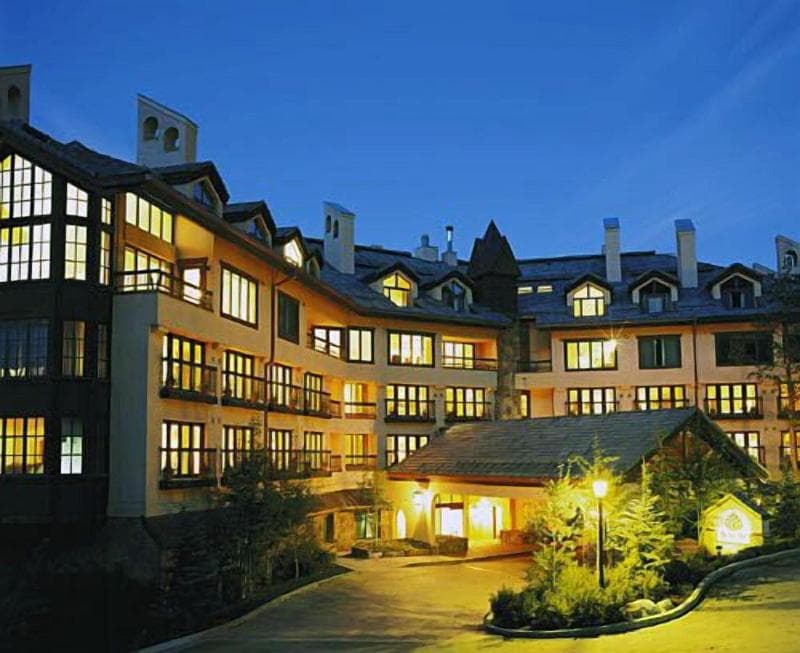 The Pines Lodge 5