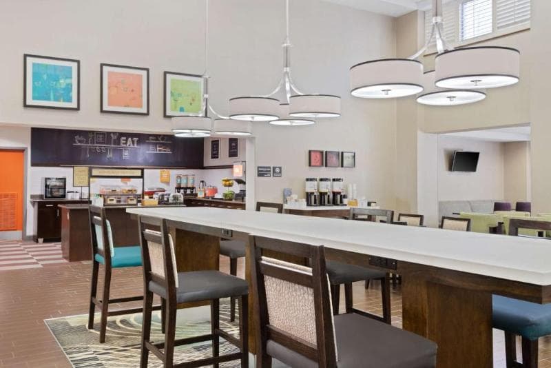 Hampton Inn & Suites Fort Myers Beach/Sanibel Gateway 2