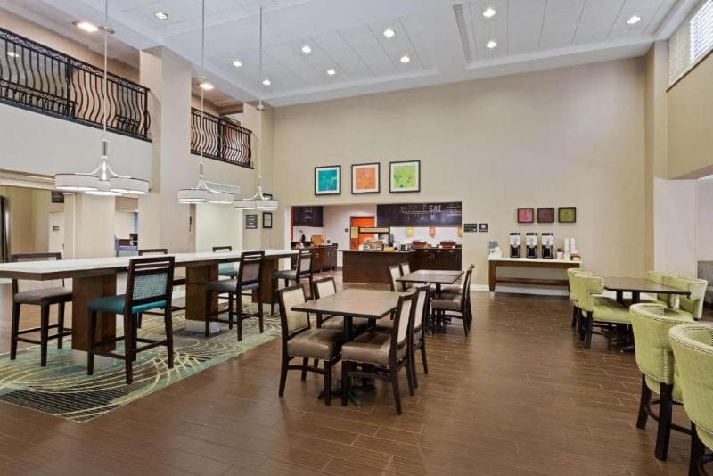 Hampton Inn & Suites Fort Myers Beach/Sanibel Gateway 4