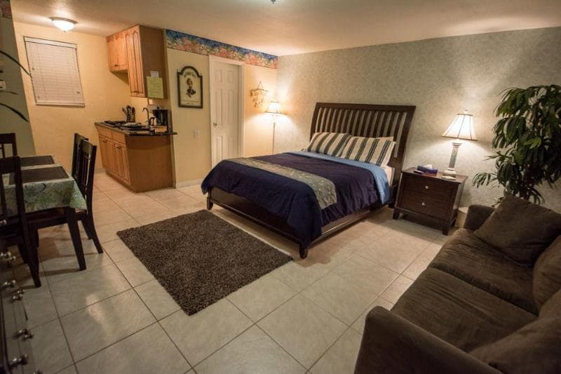 Camelot Beach Suites 3