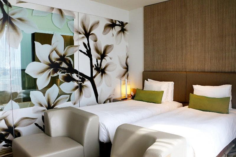 Crowne Plaza Changi Airport 3