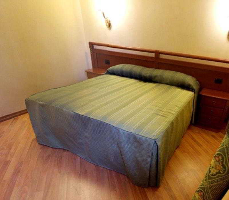 Hotel Bright 5