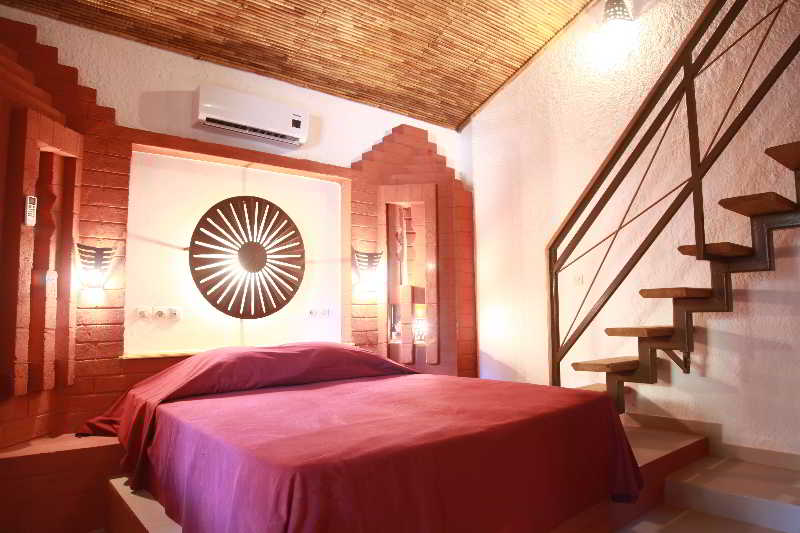 Bougainvillees Hotel 5