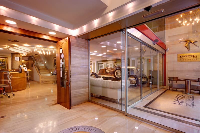 Hispanos 7 Suiza Apartament-Restaurant 2