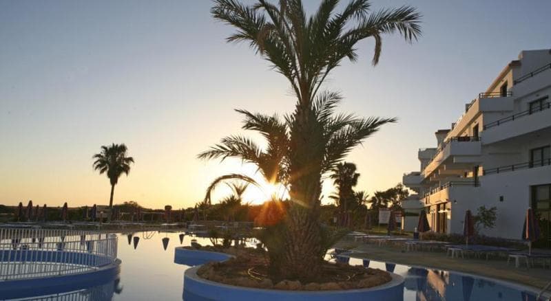 Corallia Beach Hotel Apartments 4