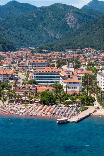L'etoile Beach Hotel 3