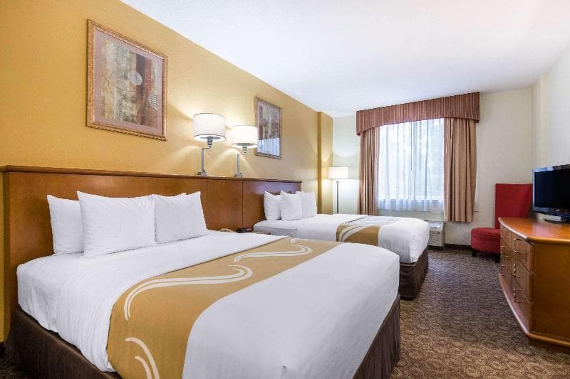 Quality Inn & Suites Near the Theme Parks 5