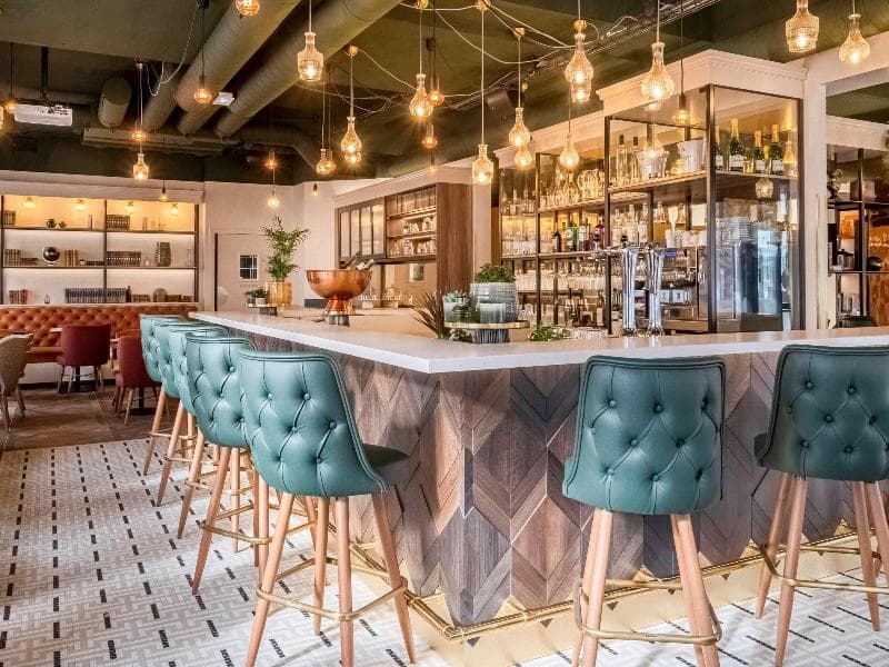 Hotel Mercure Paris Bercy Bibliotheque 5