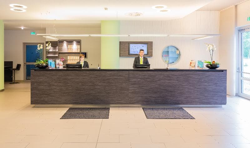 NOVINA HOTEL Wöhrdersee 5