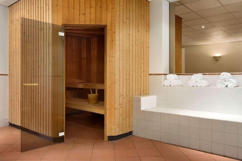 Ramada By Wyndham Amsterdam Airport Schiphol 3