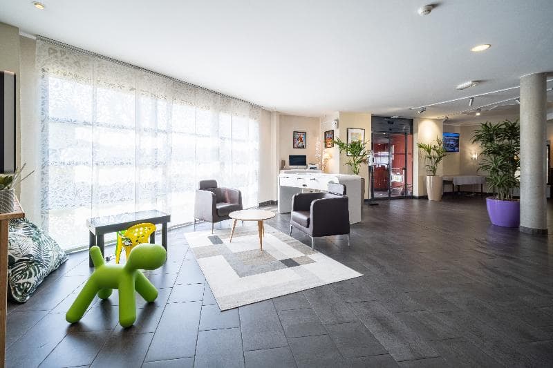 B&B HOTEL Calais Terminal Cite de lEurope 4 etoiles 4