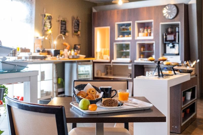 B&B HOTEL Calais Terminal Cite de lEurope 4 etoiles 5