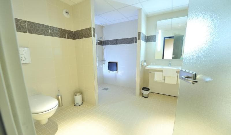 Mercure Rouen Val De Reuil 2