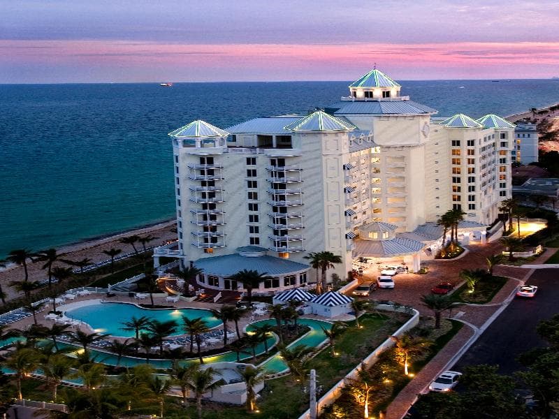 Pelican Grand Beach Resort photo 1