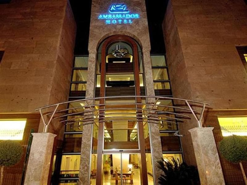 Ambassador Plaza Hotel 4