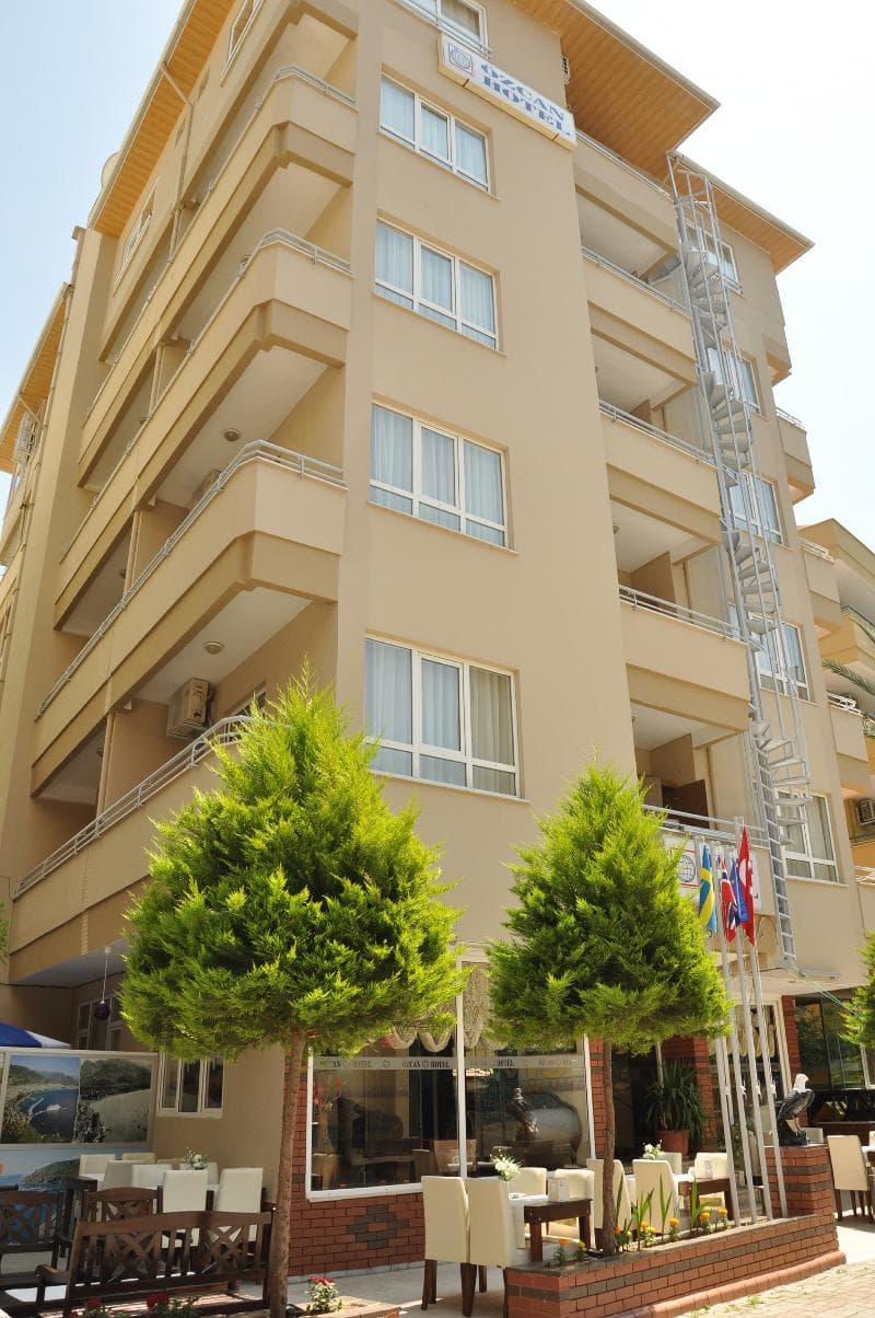 Miss Cleopatra Hotel 3