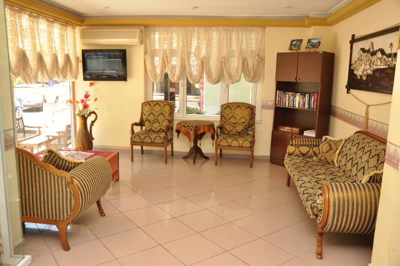 Miss Cleopatra Hotel 5
