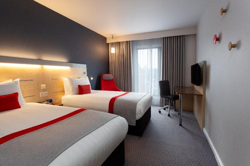 Holiday Inn Express Cheltenham Town Centre photo 1