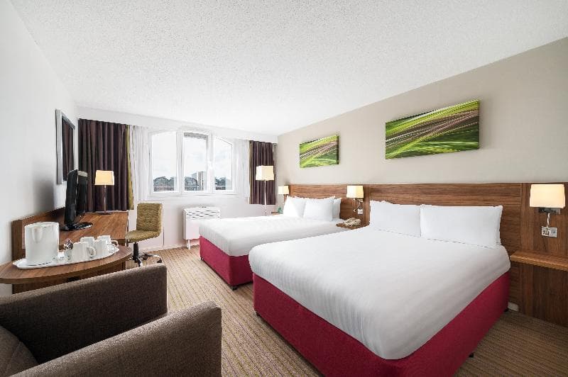Holiday Inn Lincoln 4