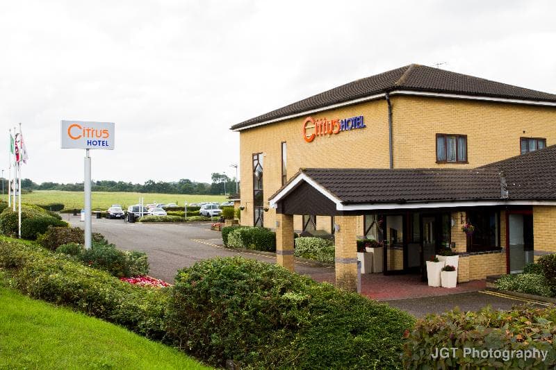 Holiday Inn South main