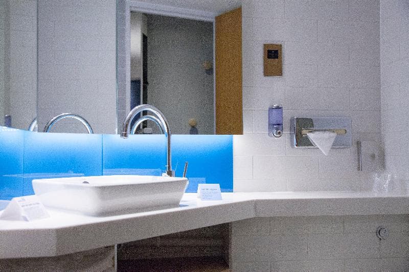 Holiday Inn Express Cardiff Bay 4