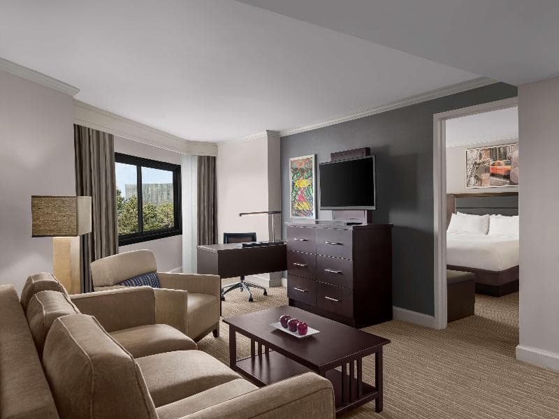 DoubleTree by Hilton Fort Lee George Washington Bridge 3