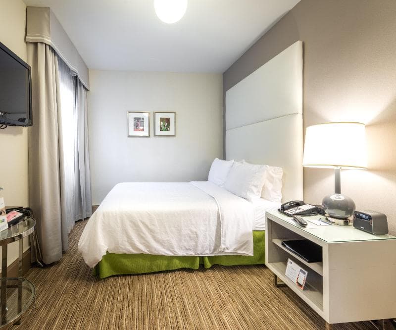 Hotel Cass - A Holiday Inn Express at Magnificent Mile 3