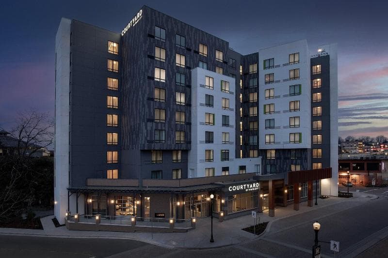 Courtyard By Marriott Nanaimo 1