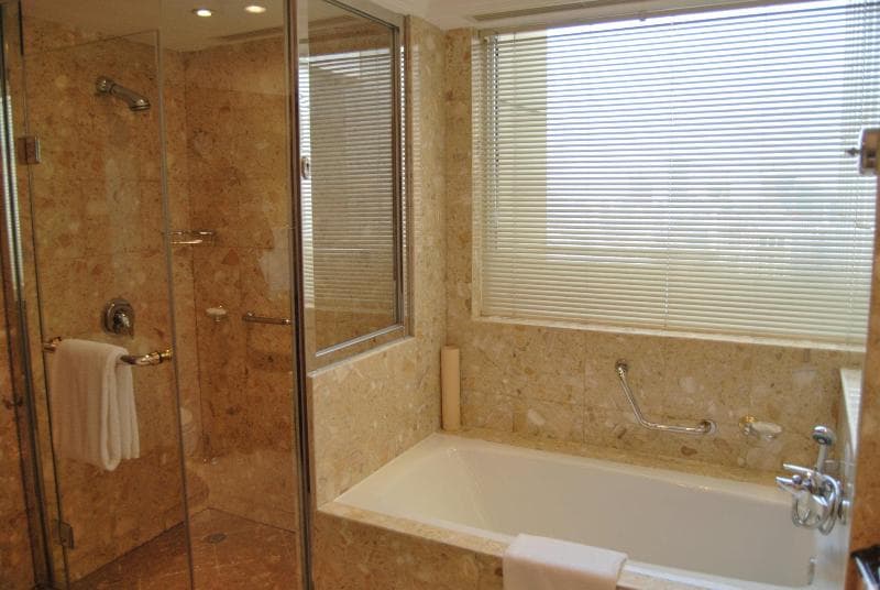 Crowne Plaza 5