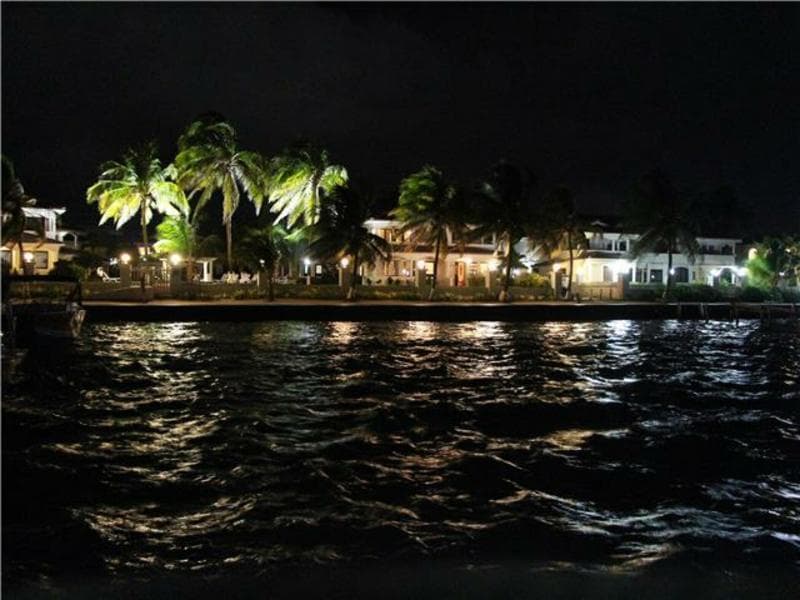 Isla Bonita Yacht Club main