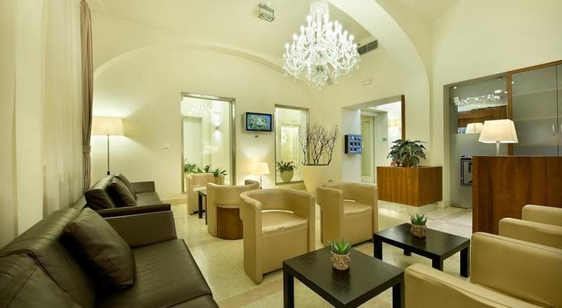Hotel Sovereign 5