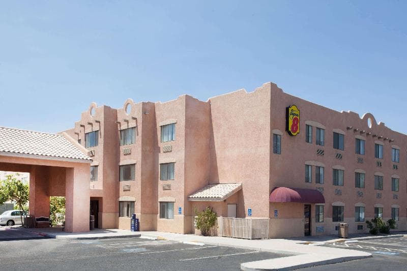Super 8 by Wyndham Yuma 5