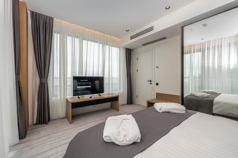 The Grandeur Hotel 3