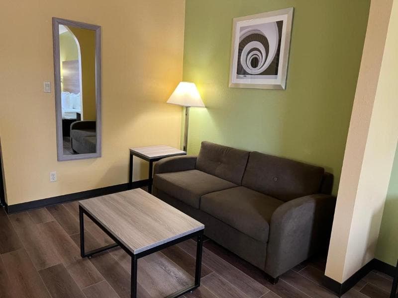 Quality Inn 5