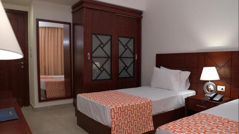 Oyster Bay Beach Suites 5