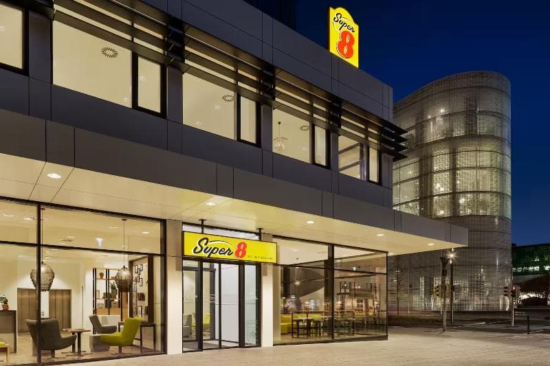 Super 8 by Wyndham Koblenz 4