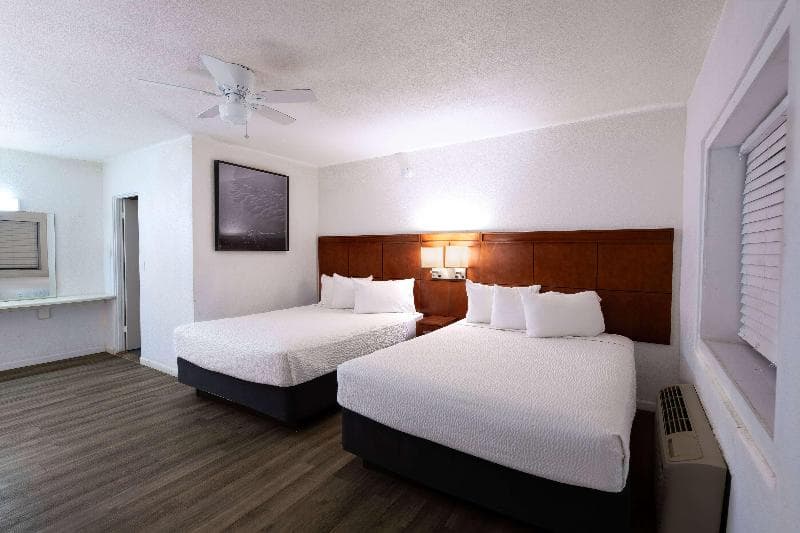Travelodge by Wyndham Parker 4