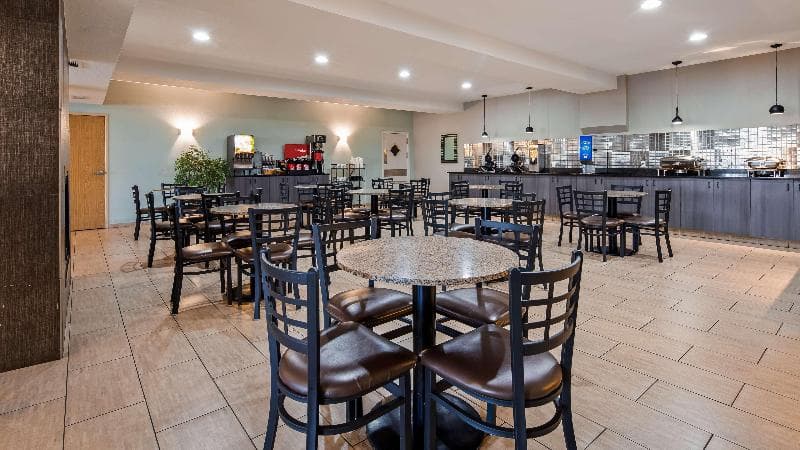 Best Western Plus Peppertree Airport Inn 3