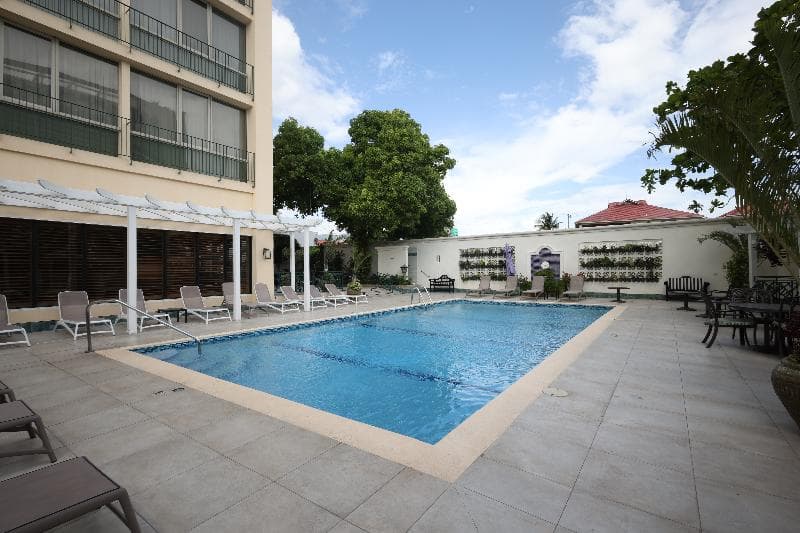 The Courtleigh Hotel & Suites 4