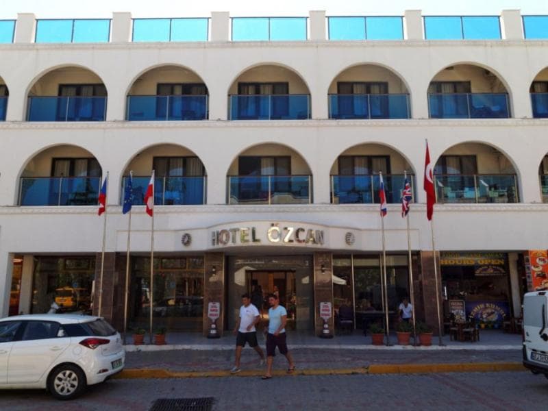 Özcan Beach Hotel 1