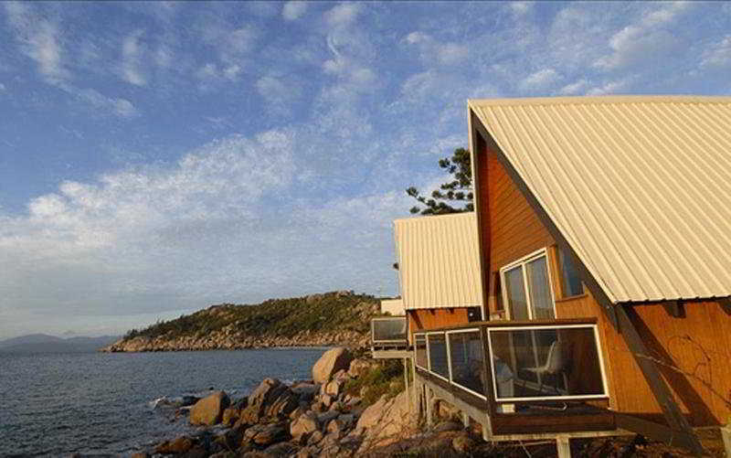 Nomads Magnetic Island - Adults only main