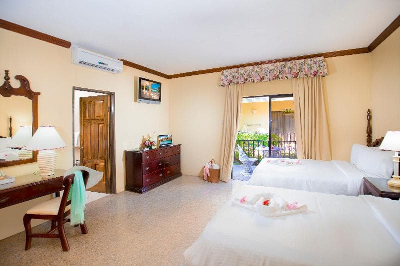 Rooms on the Beach Negril 4