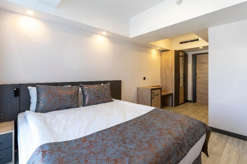 Irenic Hotel 3