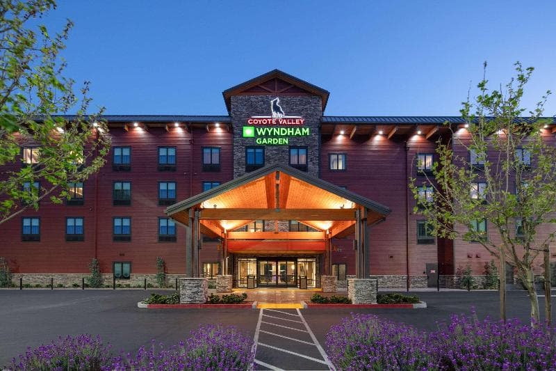 Wyndham Garden Redwood Valley 4