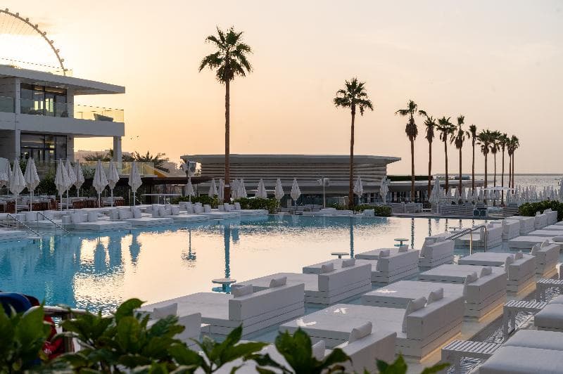 Five Luxe Hotel 3