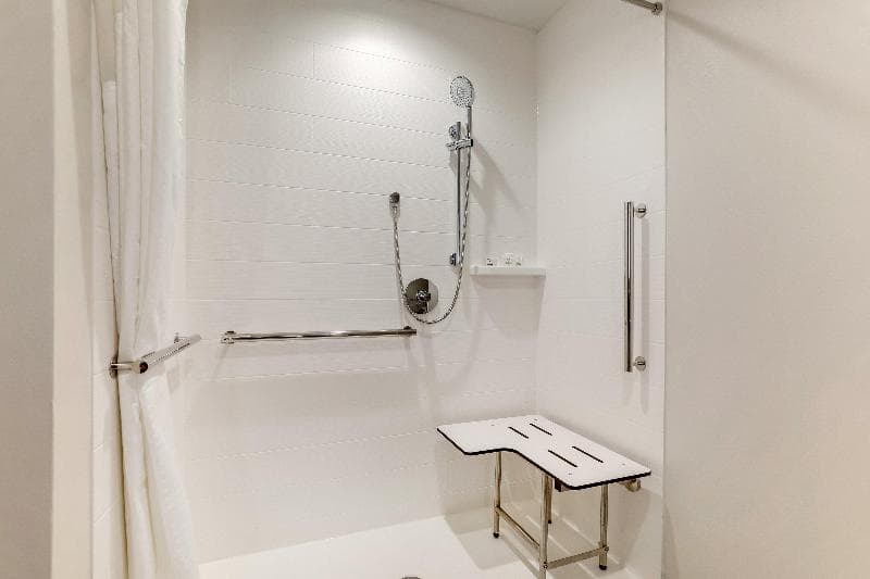 Holiday Inn Express Holly Springs Raleigh Area 5