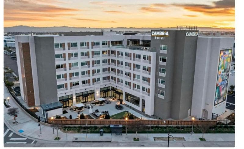 Cambria Hotel Burbank Airport 1