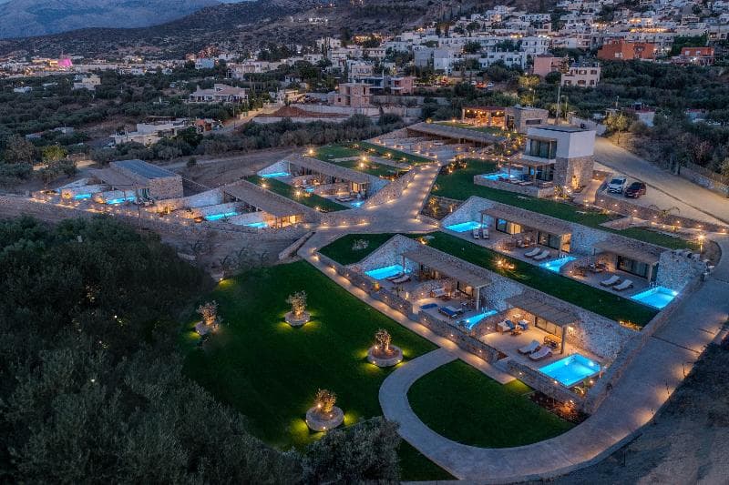 Deos Luxury Suites - Adults Only photo 1