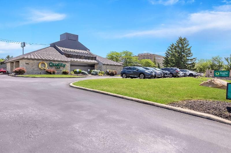 Quality Inn 4