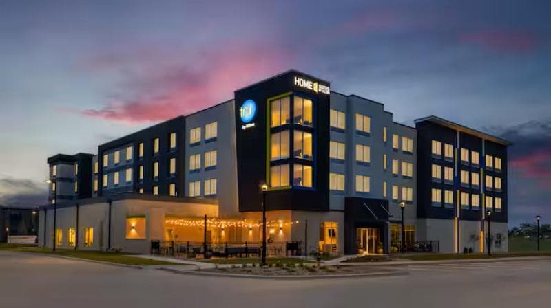 Tru by Hilton Ankeny photo 1